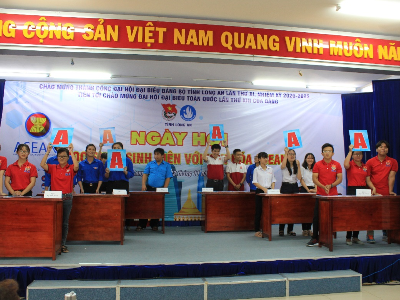 Tin ảnh: Sinh viên DLA tại “Ngày hội học sinh, sinh viên với văn hóa ASEAN năm 2020” 