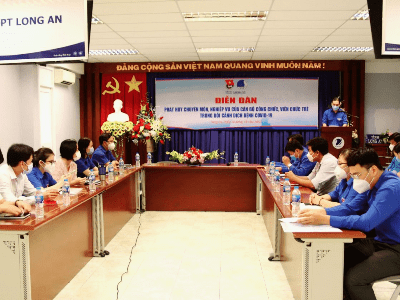 Đoàn trường ĐH KTCN Long An tham dự 