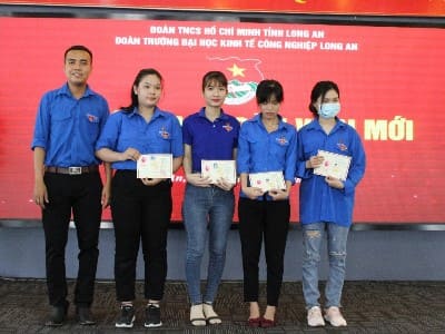 Trường DLA tổ chức Lễ kết nạp Đoàn viên mới