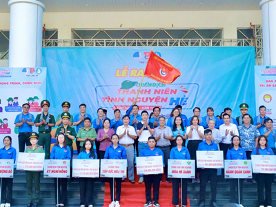 Đoàn trường Đại học Kinh tế Công nghiệp Long An (DLA) tham dự Lễ ra quân Chiến dịch Thanh niên Tình nguyện Hè năm 2025