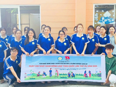 Đoàn viên, sinh viên Trường Đại học Kinh tế Công nghiệp Long An ra quân “Ngày chủ nhật xanh” đồng loạt lần thứ VII năm 2025