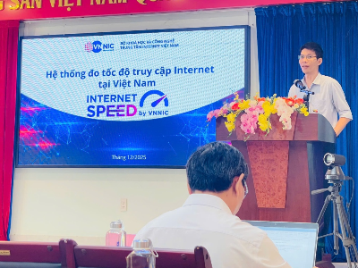 Đoàn viên Trường Đại học Kinh tế Công nghiệp Long An tham dự hội thảo phổ biến các quy định về thúc đẩy công tác quản lý tài nguyên Internet và viễn thông