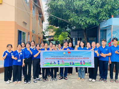  Ngày Chủ nhật xanh lần VIII – Đoàn viên Trường Đại học Kinh tế Công nghiệp Long An (DLA) đồng hành vì môi trường! 