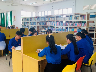 Tuổi trẻ Trường Đại học Kinh tế Công nghiệp Long An tổ chức hoạt động gắn liền với “Ngày Sách và Văn hóa đọc Việt Nam” năm 2025