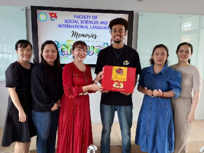 Chia tay bạn tình nguyện viên – Nathan Mbeku Mwania (BỈ)