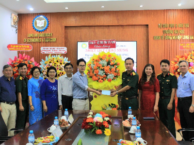 Đoàn công tác Bộ CHQS tỉnh Tây Ninh thăm và chúc mừng Trường Đại học DLA nhân Ngày Nhà giáo Việt Nam