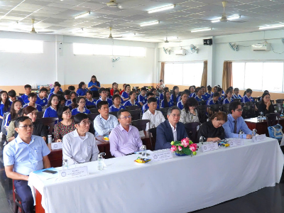 Hội thảo khoa học Thúc đẩy khu vực kinh tế tư nhân trong phát triển kinh tế và năng lượng bền vững&nbsp;&nbsp;