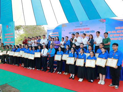 Đoàn viên, sinh viên Trường Đại học Kinh tế Công nghiệp Long An tham gia họp mặt học sinh, sinh viên Tây Ninh Xuân Bính Ngọ năm 2026 
