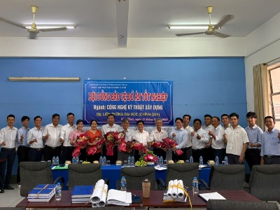 Hội đồng bảo vệ đồ án tốt nghiệp ngành Công nghệ kỹ thuật xây dựng hệ Liên thông chính quy