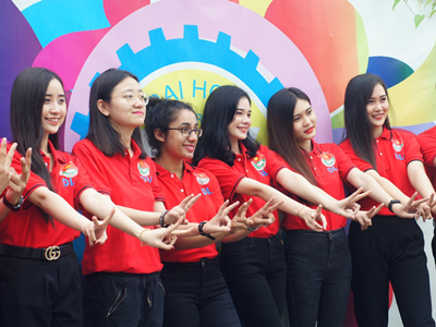 Những lý do nên săn học bổng vào DLA